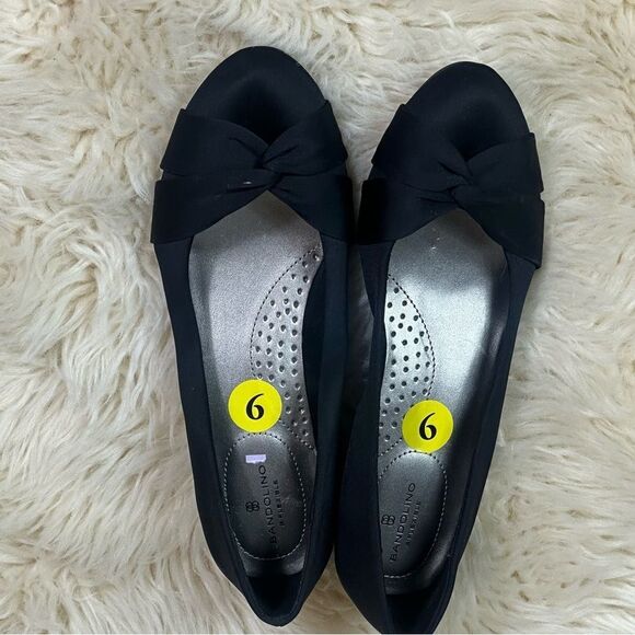 Bandolino Black Flats with Bow Detail - Picture 2 of 9